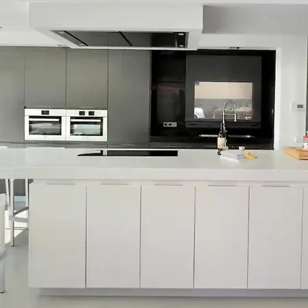 Luxury Holiday בית נופש Vlorë